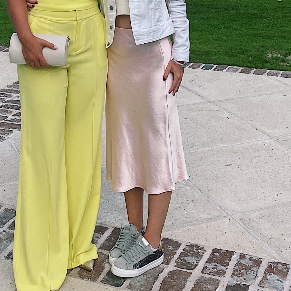 TCEC Baby Pink, Satin Midi-Skirt!
